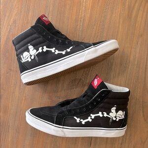 Vans Unisex Sk8-Hi Reissue (Peanuts) Snoopy Bones/Blk Skate Shoe